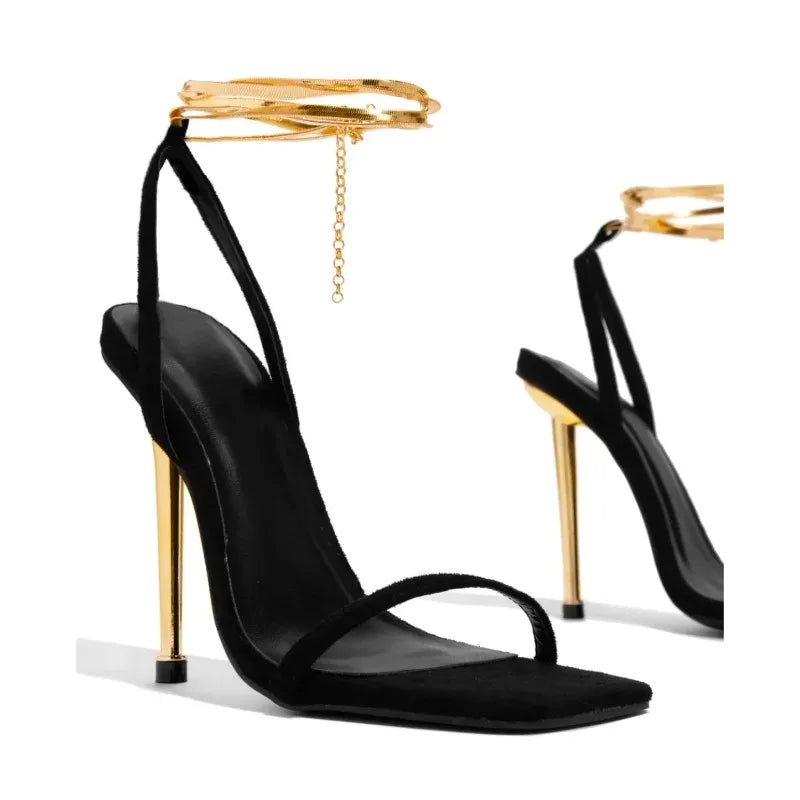 Sandalias Elegantes de Oro