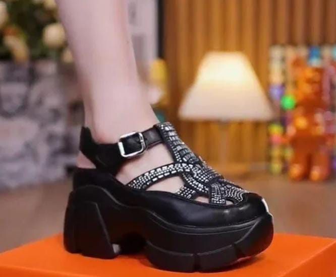 SANDALIA PLATAFORMA NOVA STEP⚡seguridad y elegancia en un solo paso⚡